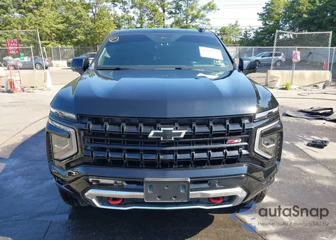 2025 Chevrolet Suburban 4Wd Z71 z USA, uszkodzony, nr VIN 1GNS6DRD9SR219985